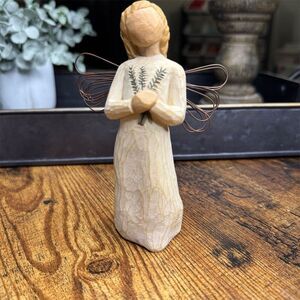 Willow Tree Angel of Remembrance 2001 Susan Lordi